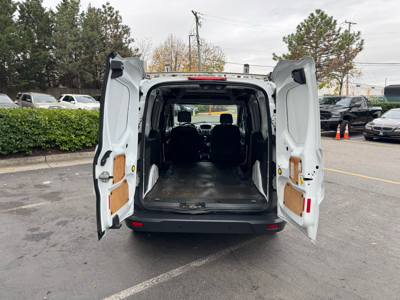 Ford Transit Connect Cargo Van XL LWB w/Rear 180 Degree Door 2017