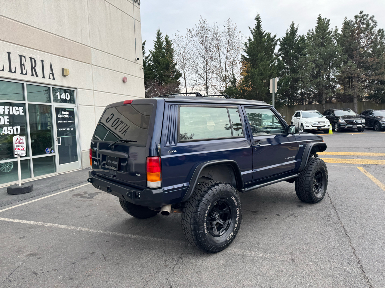1997 Jeep Cherokee Sport photo 2