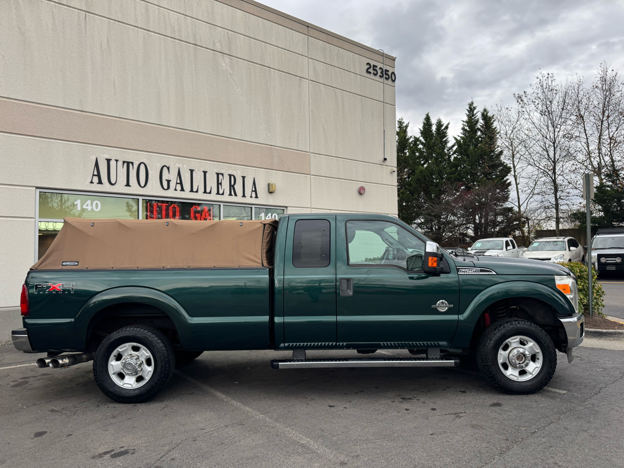 2011 Ford F-250 XLT photo 2