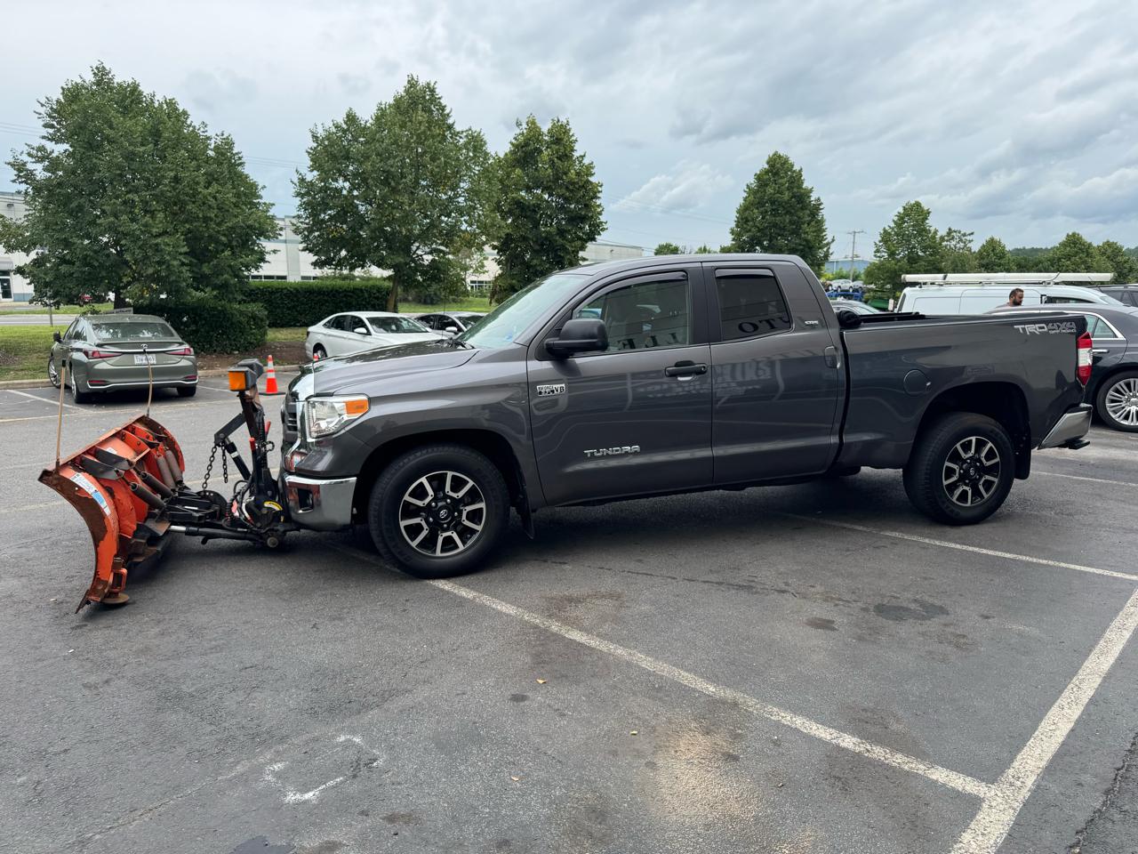 Toyota Tundra SR5 5.7L V8 Double Cab 4WD 2014