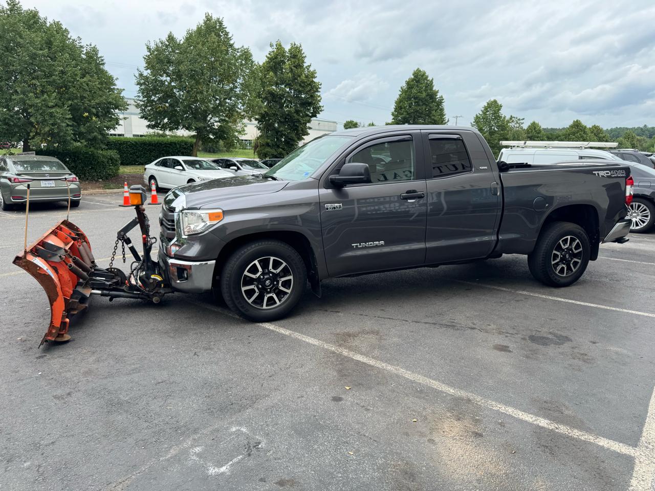 Toyota Tundra SR5 5.7L V8 Double Cab 4WD 2014