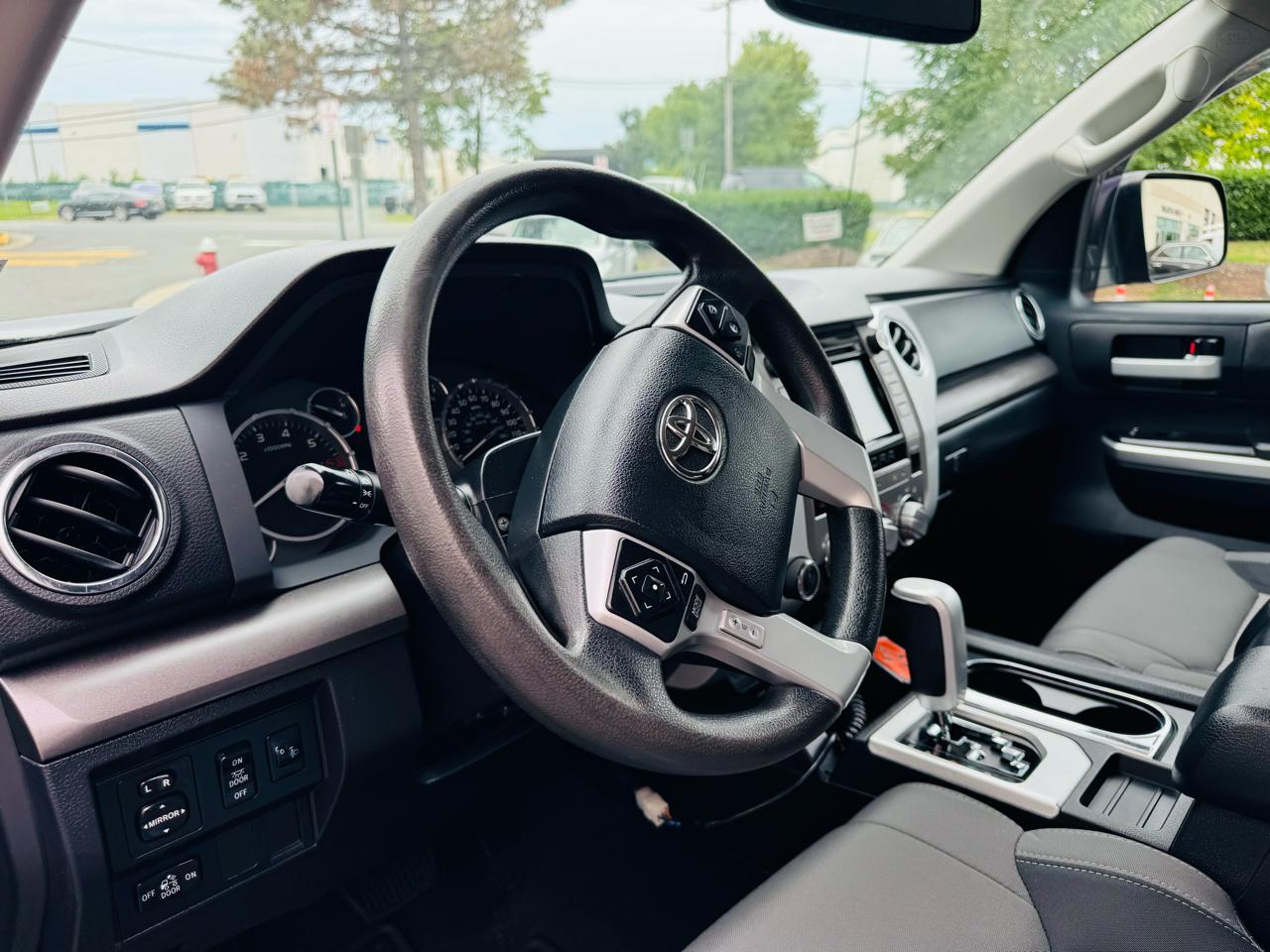 Toyota Tundra SR5 5.7L V8 Double Cab 4WD 2014