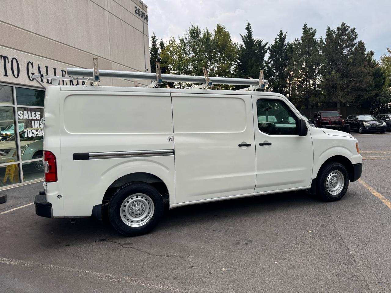 Nissan NV Cargo 1500 SV 2017