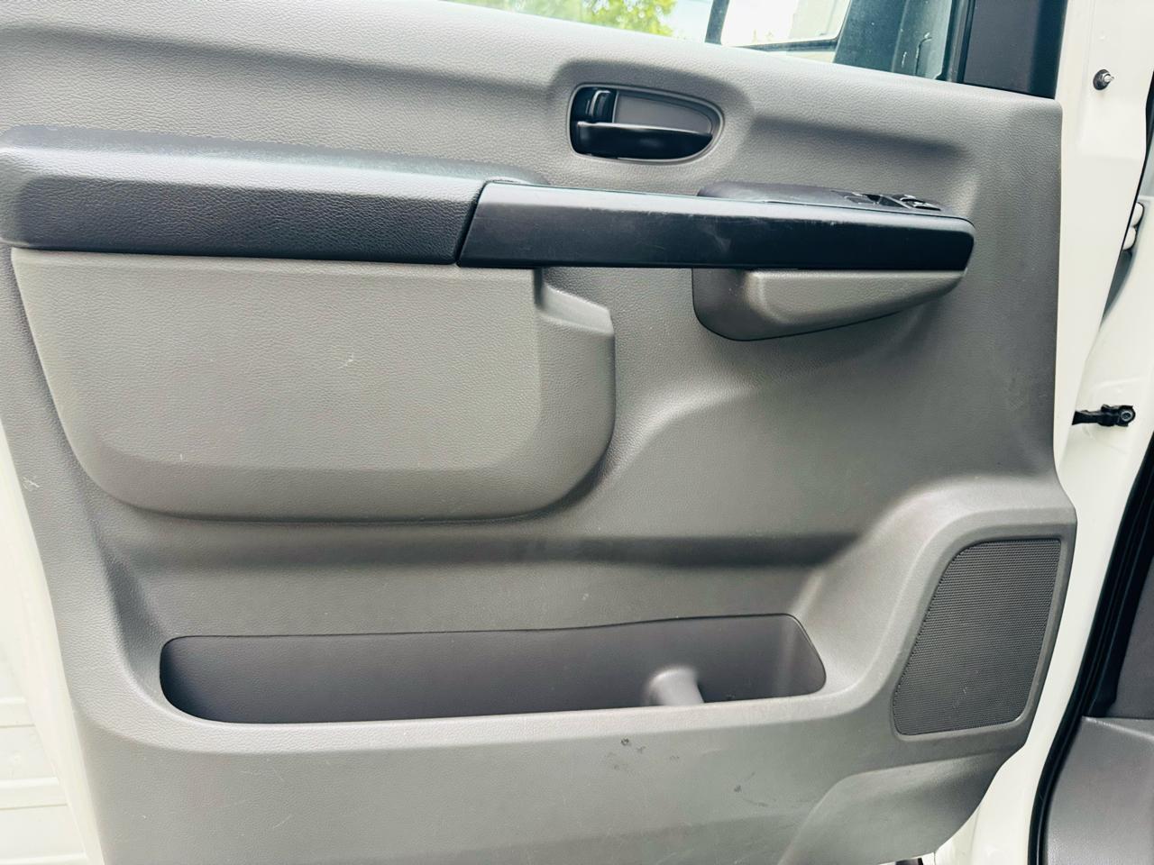 Nissan NV Cargo 1500 SV 2017