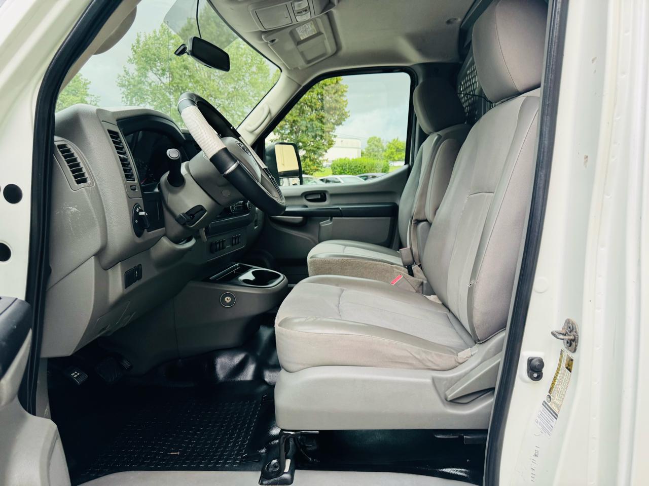 Nissan NV Cargo 1500 SV 2017