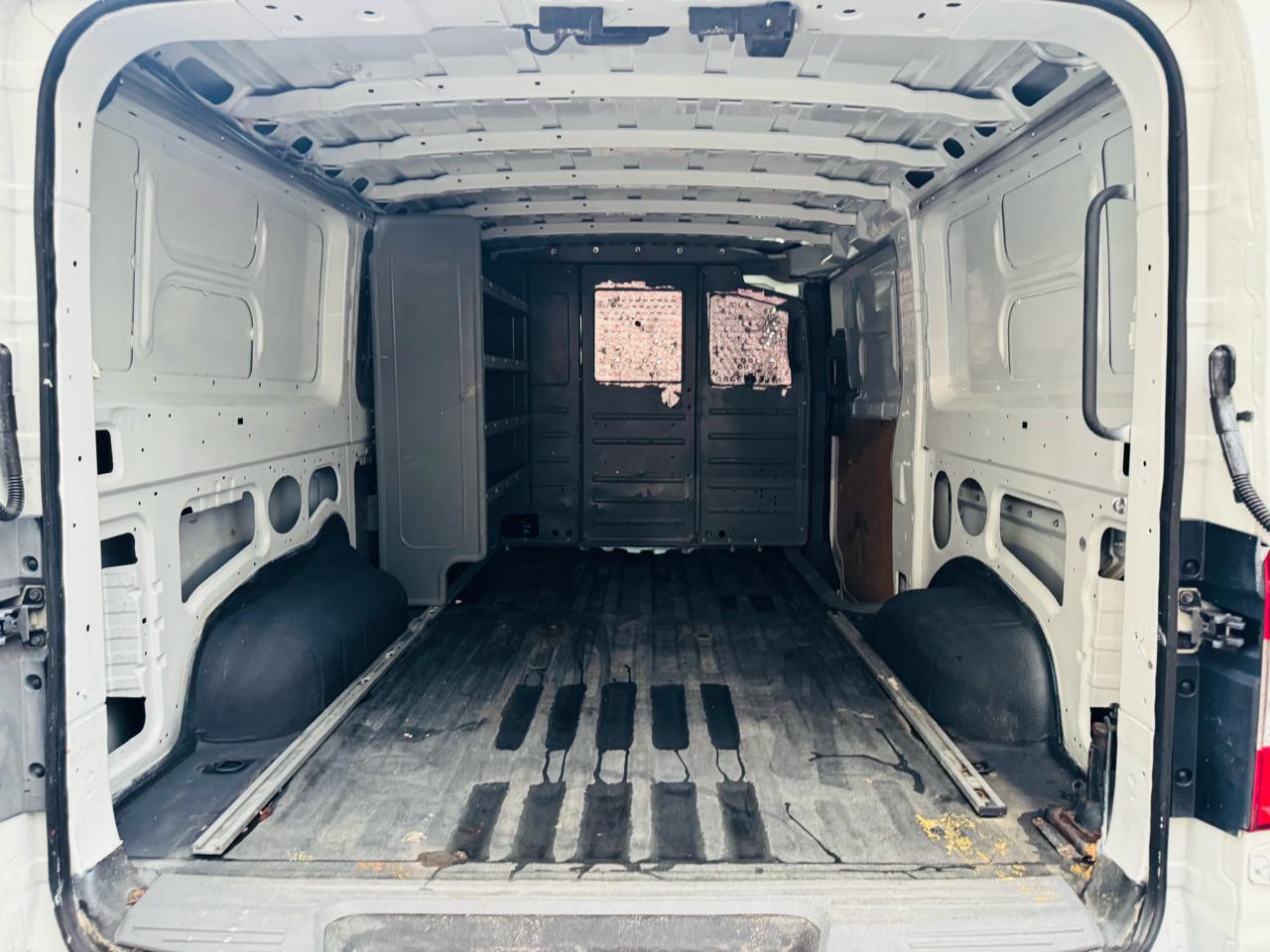 Nissan NV Cargo 1500 SV 2017