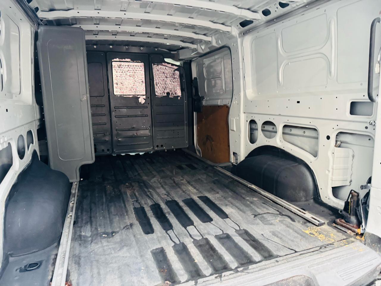 Nissan NV Cargo 1500 SV 2017