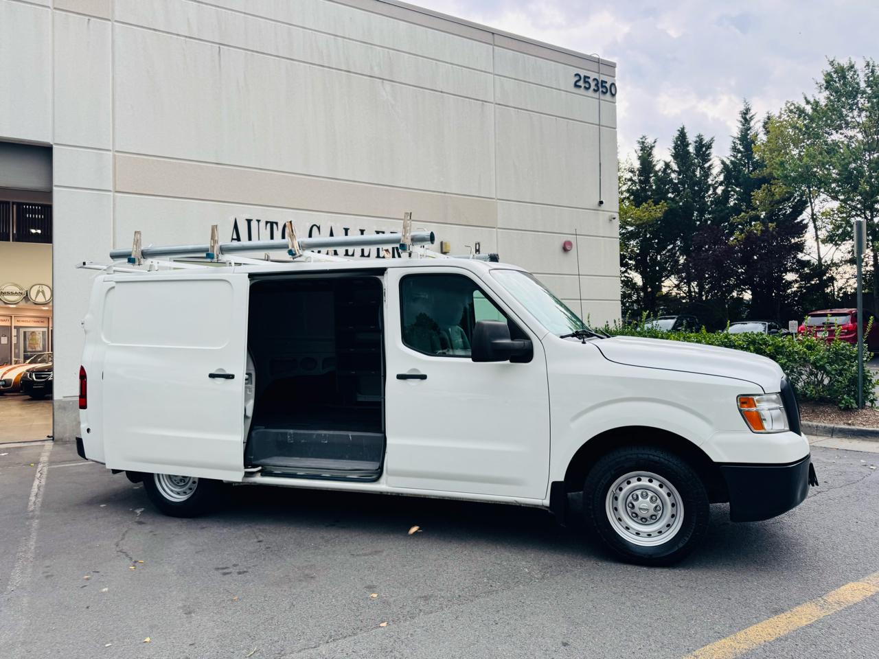 Nissan NV Cargo 1500 SV 2017