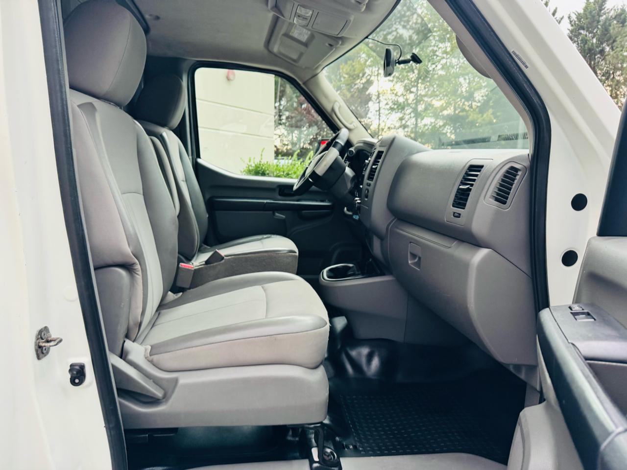 Nissan NV Cargo 1500 SV 2017