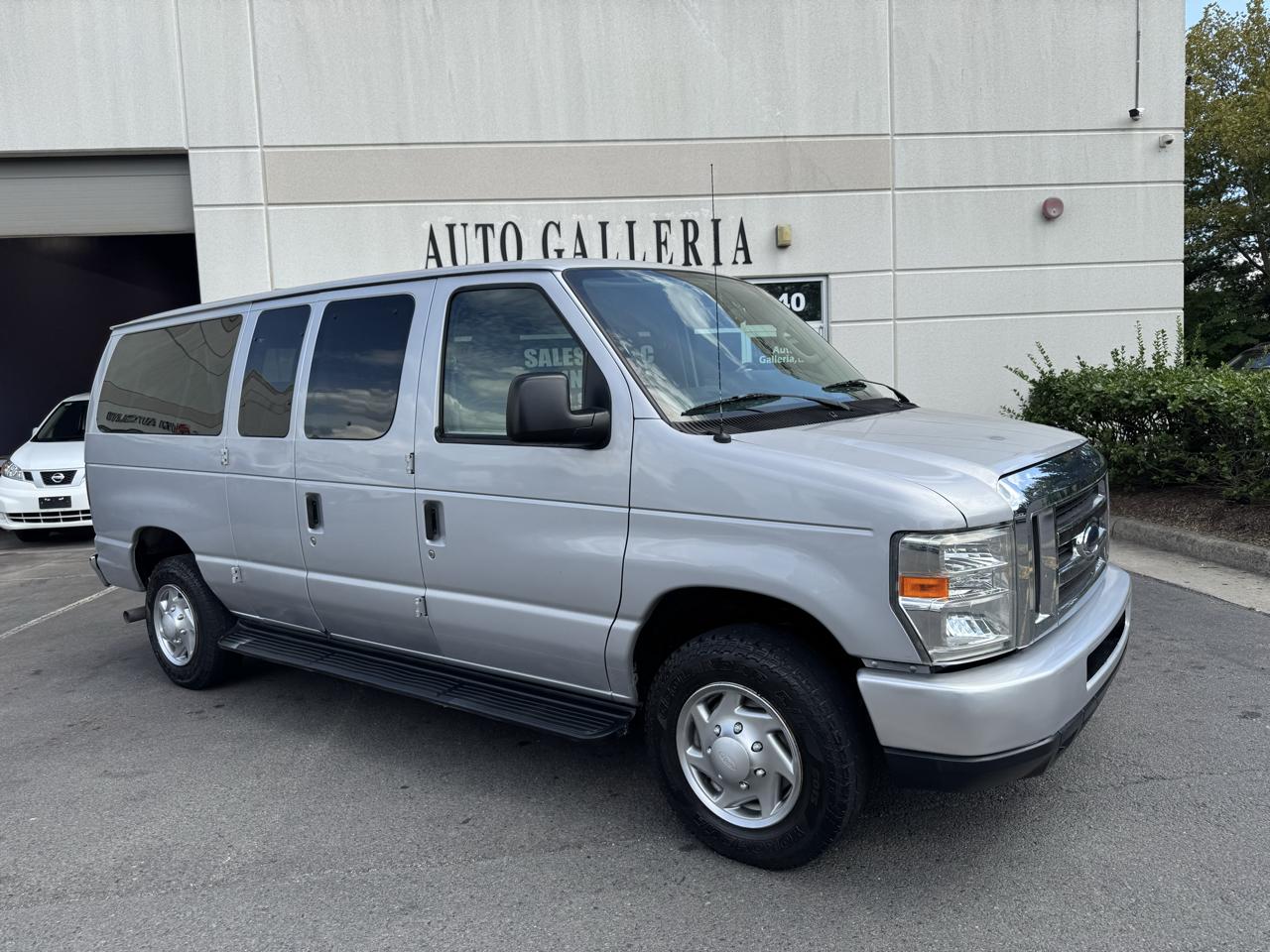 Ford Econoline E-350 XL Super Duty 2013