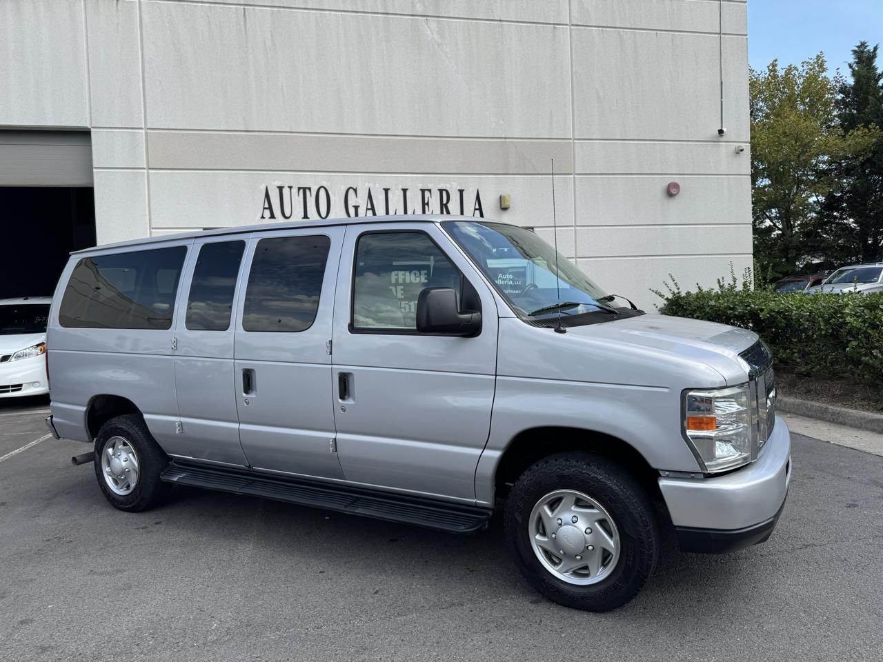 Ford Econoline E-350 XL Super Duty 2013