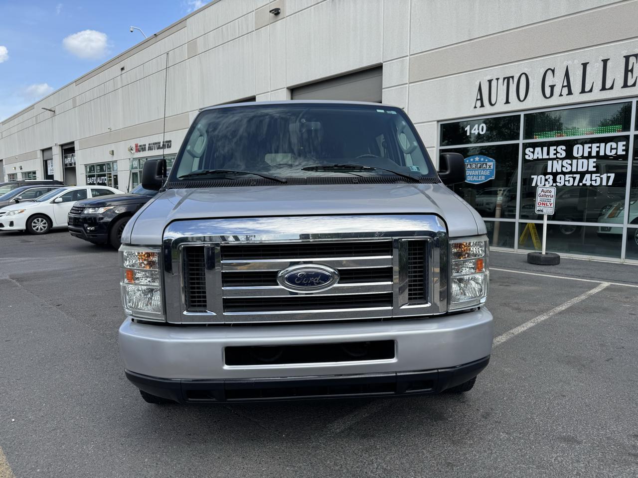Ford Econoline E-350 XL Super Duty 2013
