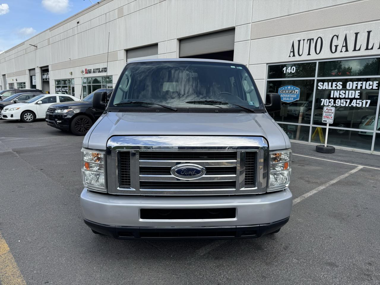 Ford Econoline E-350 XL Super Duty 2013