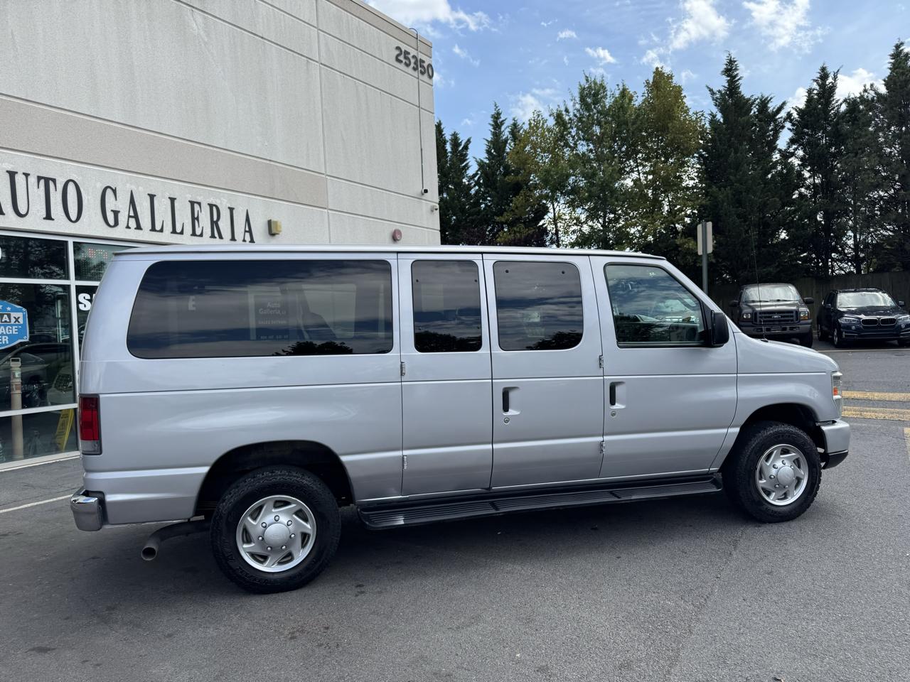 Ford Econoline E-350 XL Super Duty 2013