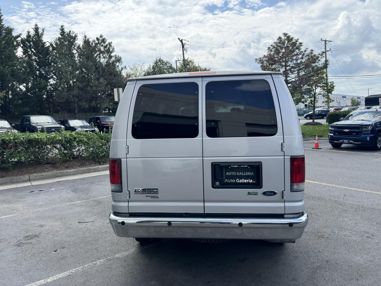 Ford Econoline E-350 XL Super Duty 2013