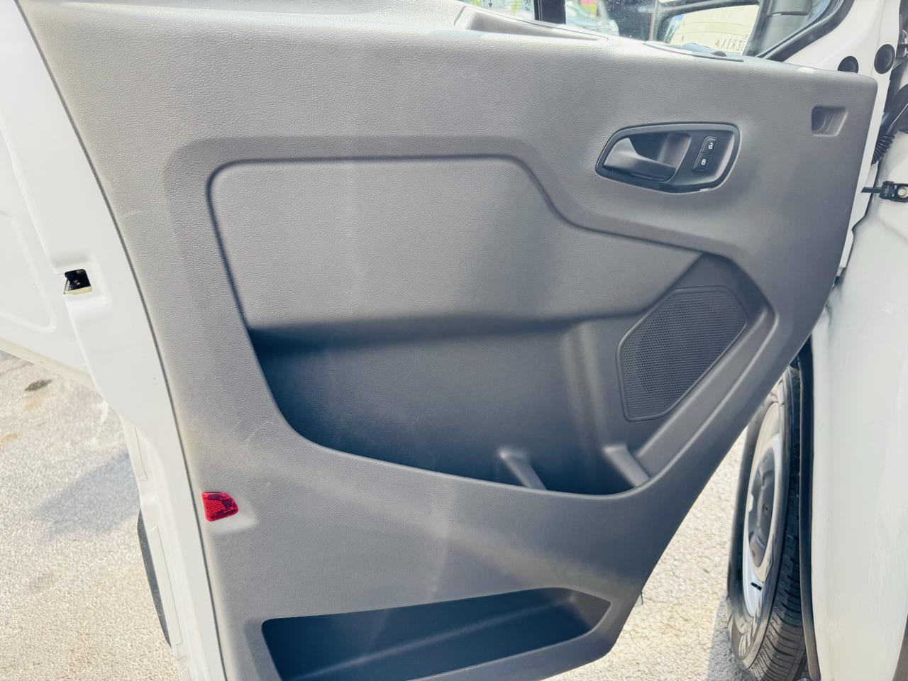 Ford Transit  2021