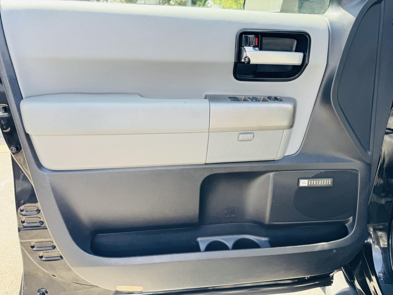 Toyota Sequoia Limited 4WD 2012