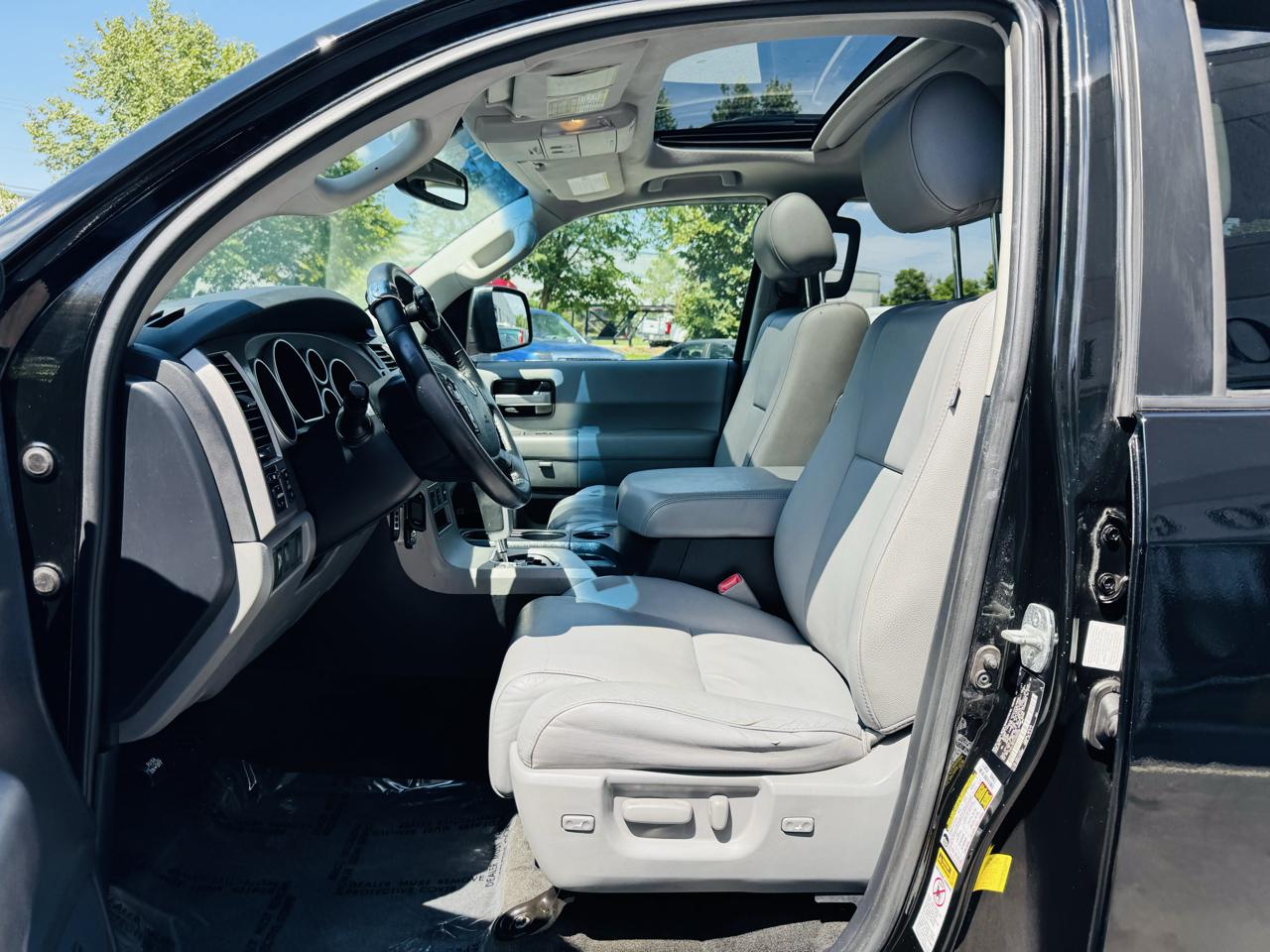 Toyota Sequoia Limited 4WD 2012