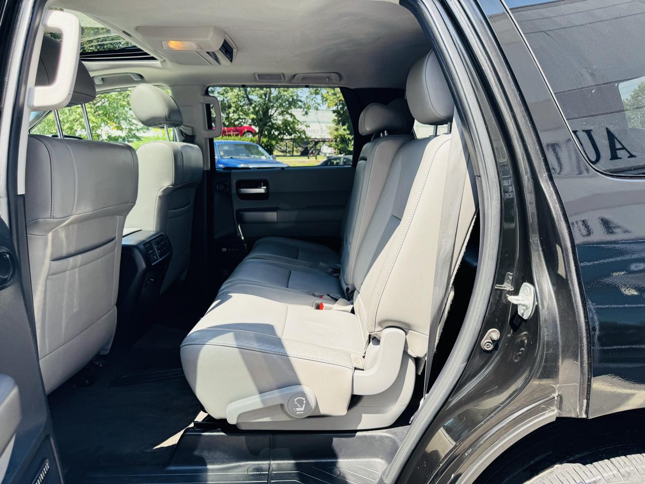 Toyota Sequoia Limited 4WD 2012