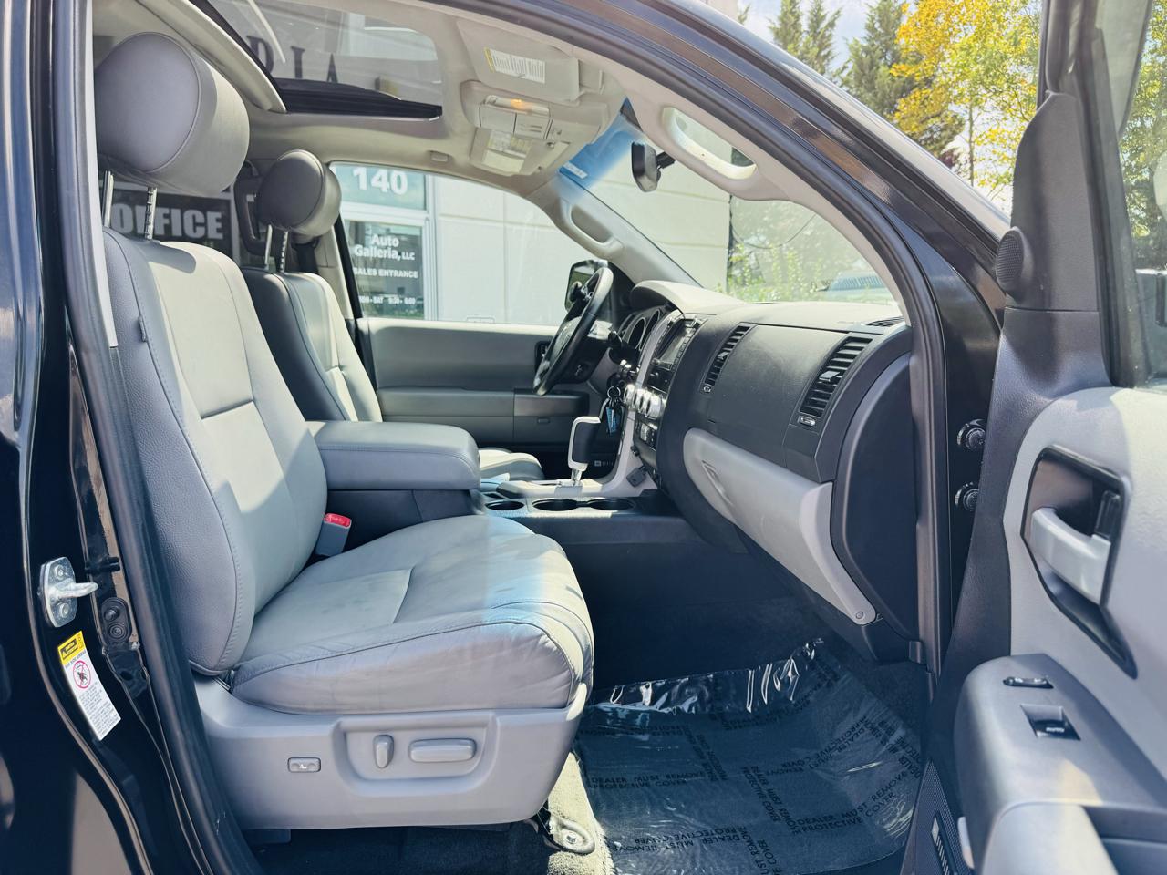 Toyota Sequoia Limited 4WD 2012