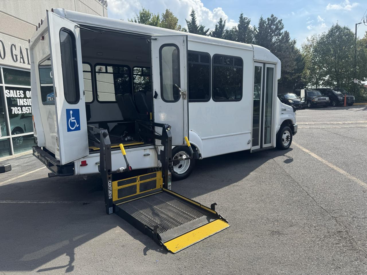 Ford Econoline Commercial Chassis  2013
