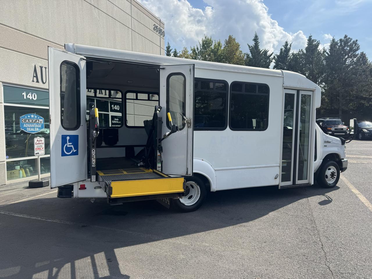 Ford Econoline Commercial Chassis  2013