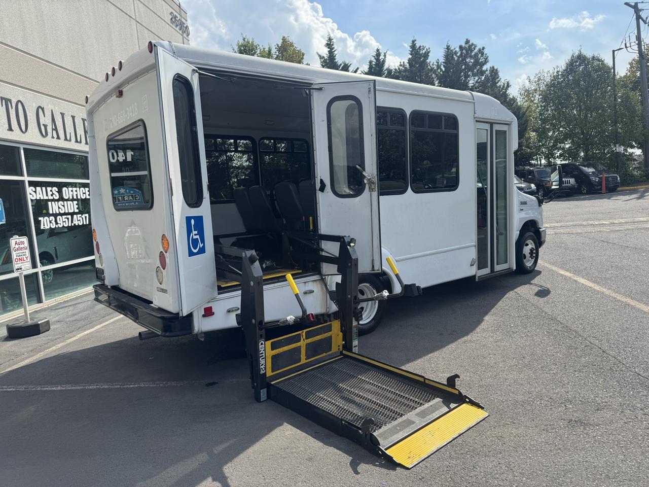 Ford Econoline Commercial Chassis  2013