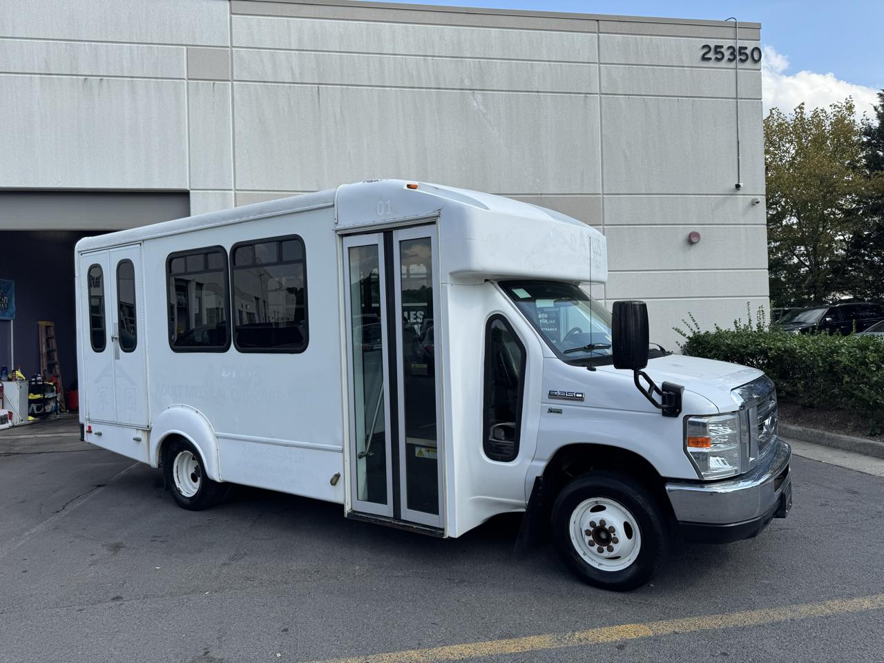 Ford Econoline Commercial Chassis  2013