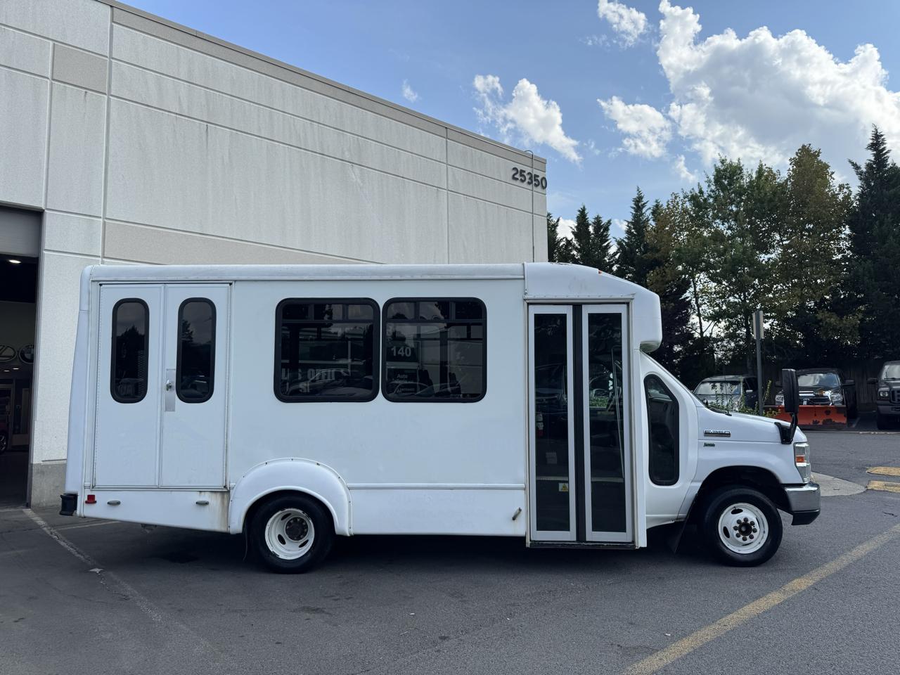 Ford Econoline Commercial Chassis  2013