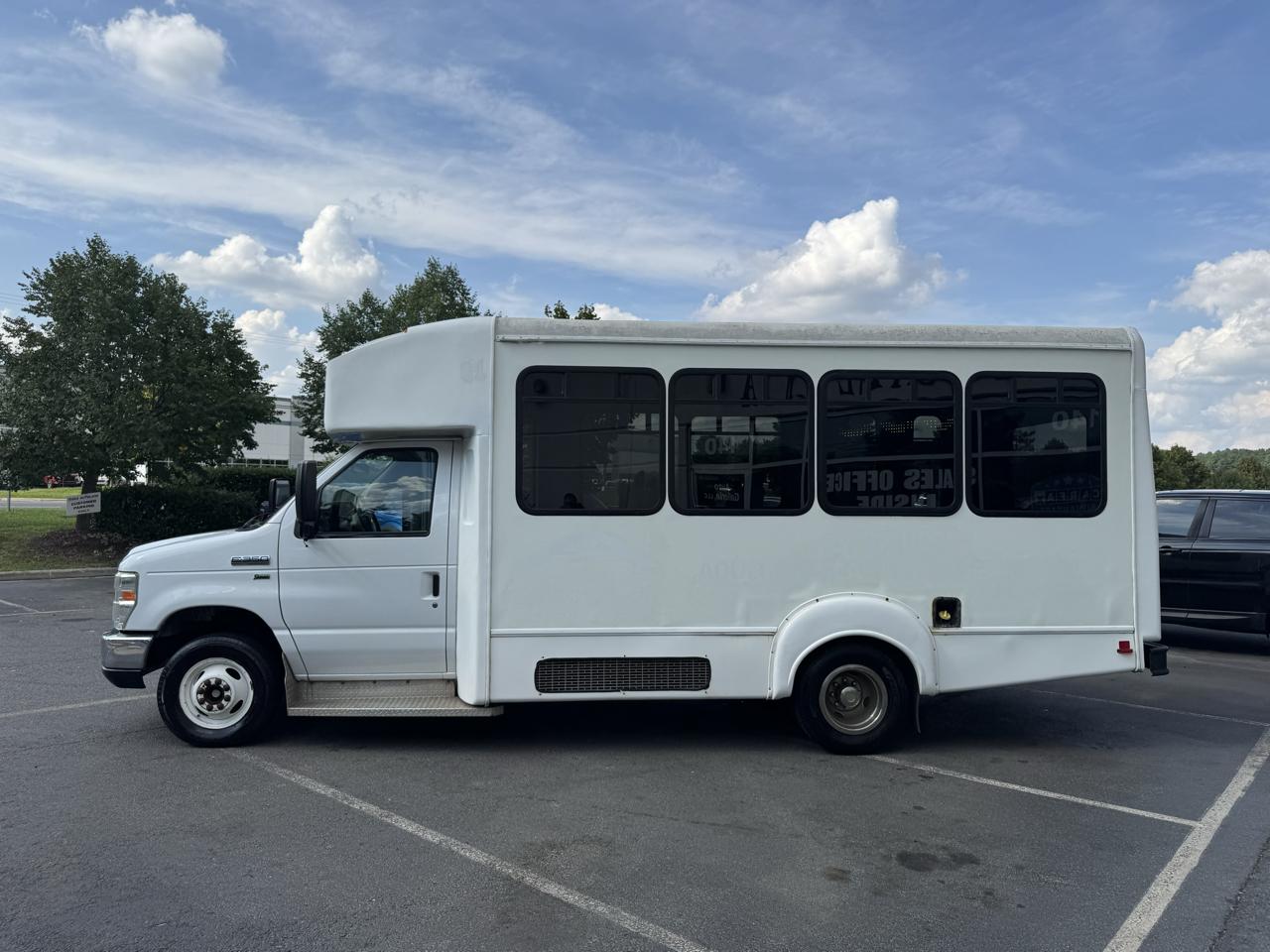 Ford Econoline Commercial Chassis  2013