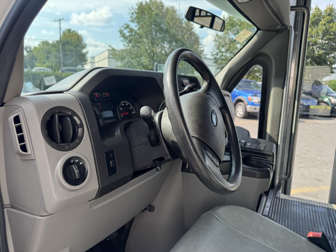 Ford Econoline Commercial Chassis  2013