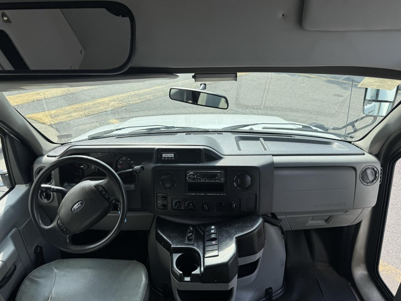 Ford Econoline Commercial Chassis  2013