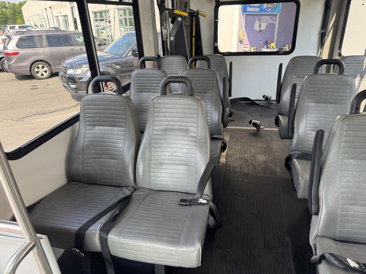 Ford Econoline Commercial Chassis  2013