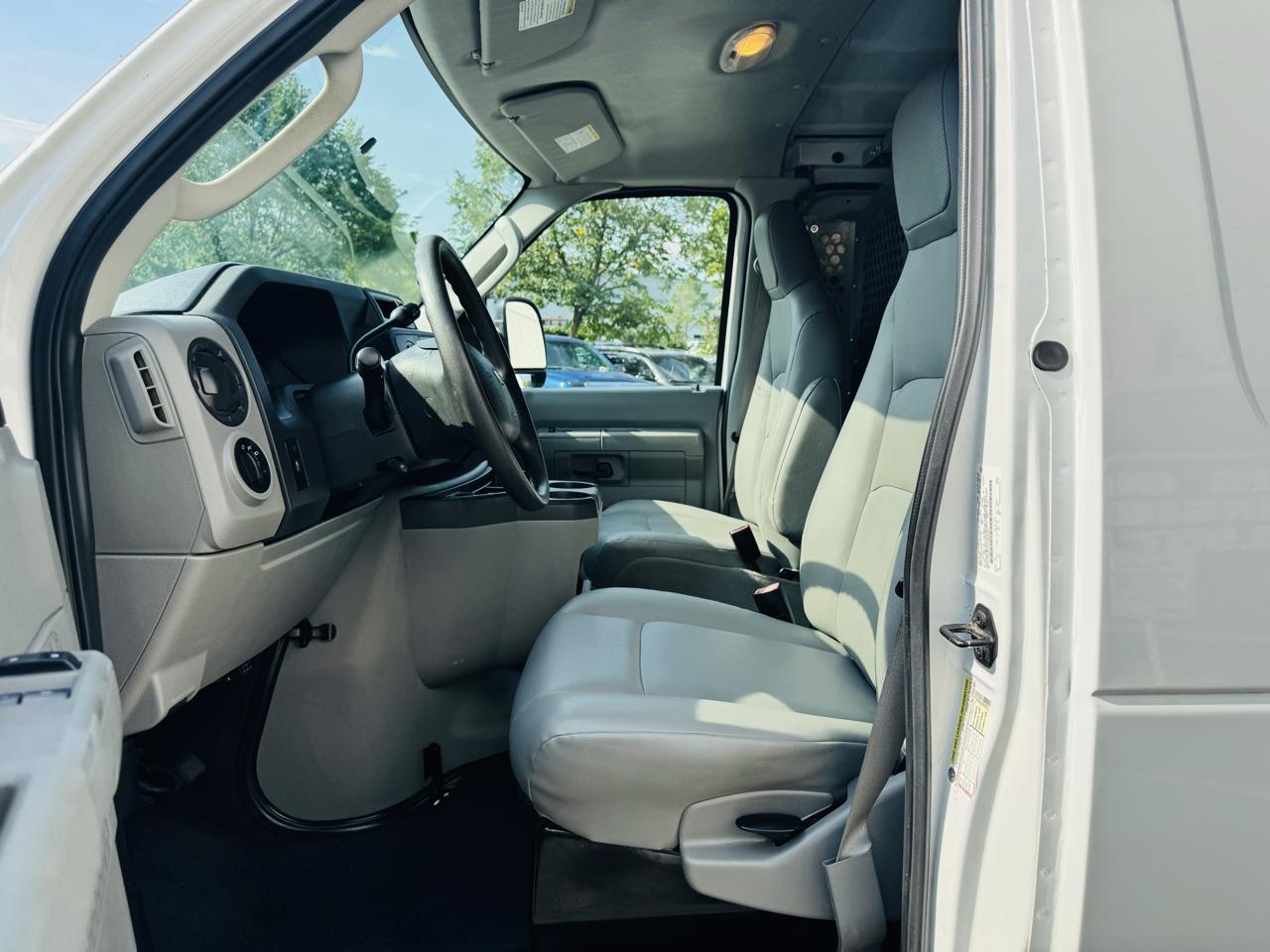 Ford Econoline E-250 2012
