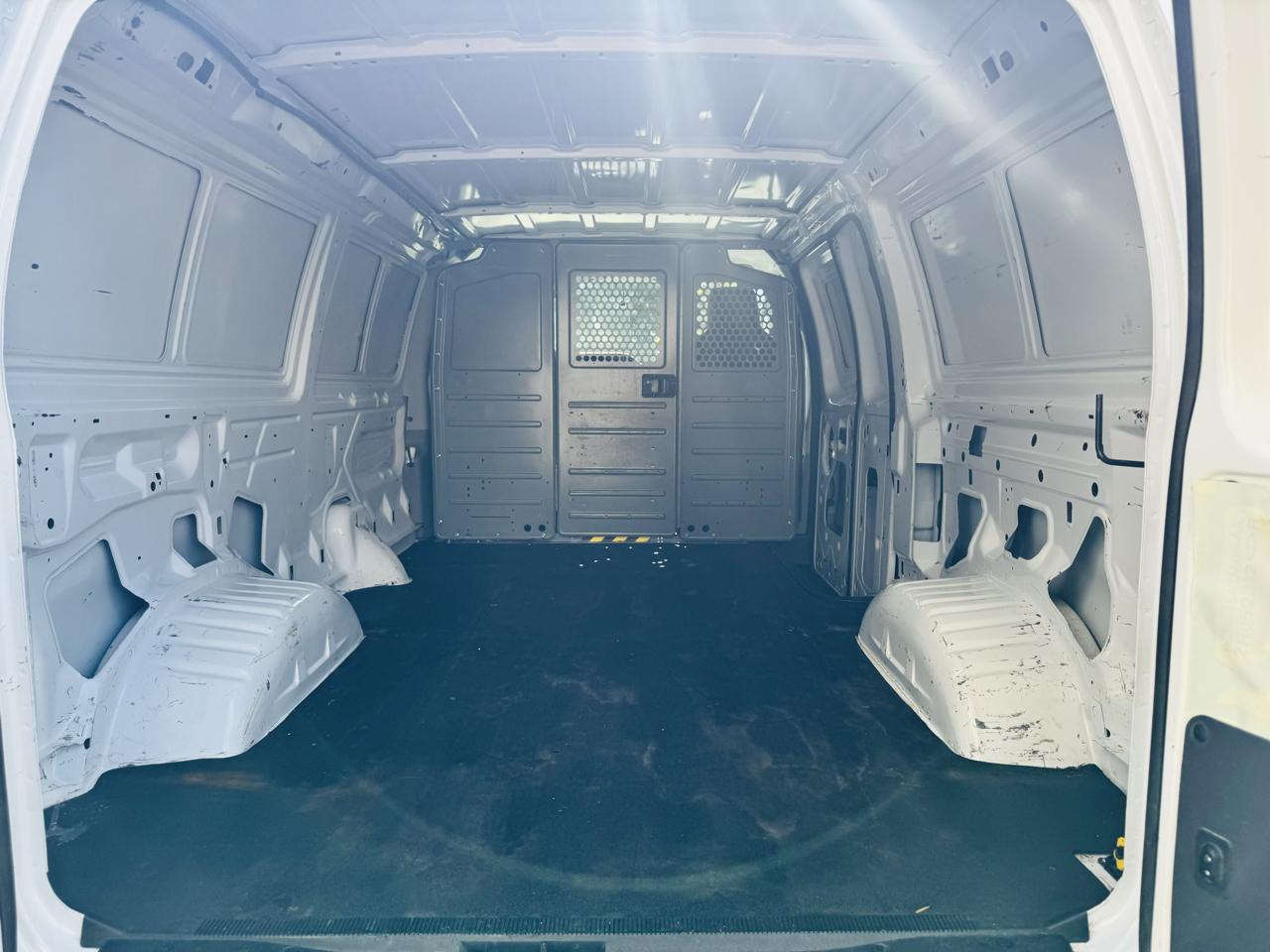 Ford Econoline E-250 2012