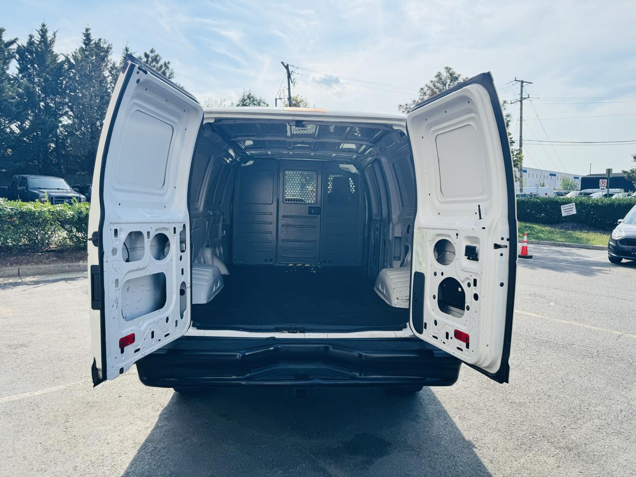 Ford Econoline E-250 2012