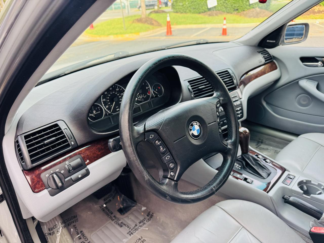 BMW 3-Series 330xi Sedan 2005
