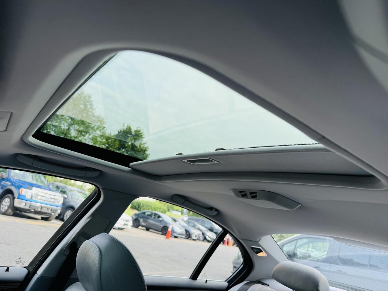 BMW 3-Series 330xi Sedan 2005
