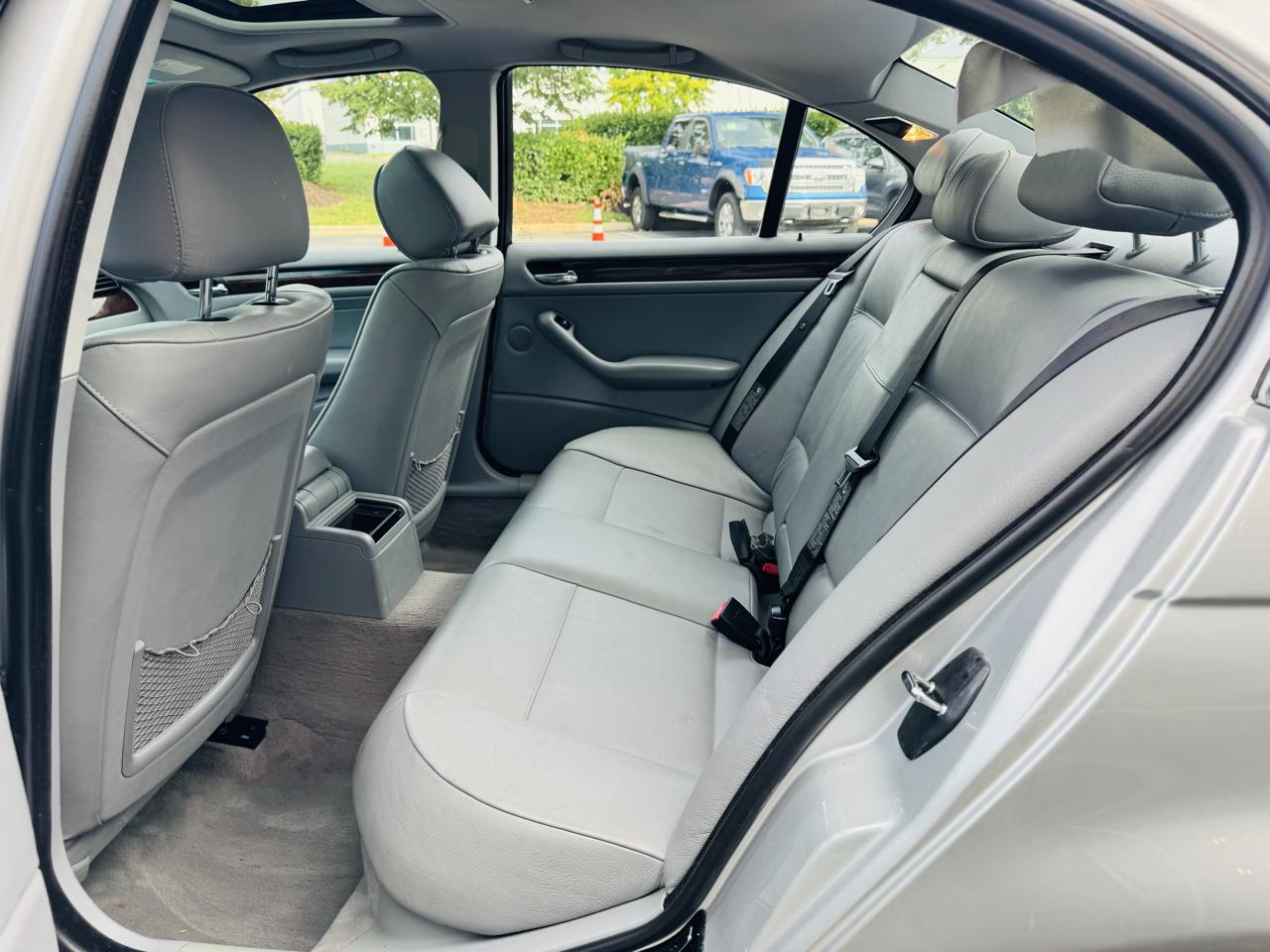 BMW 3-Series 330xi Sedan 2005