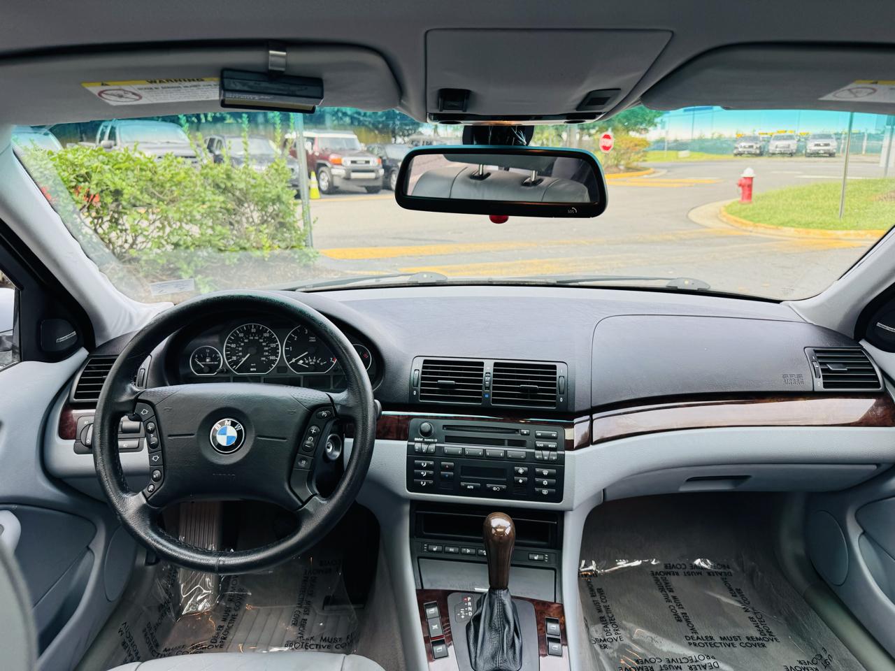 BMW 3-Series 330xi Sedan 2005