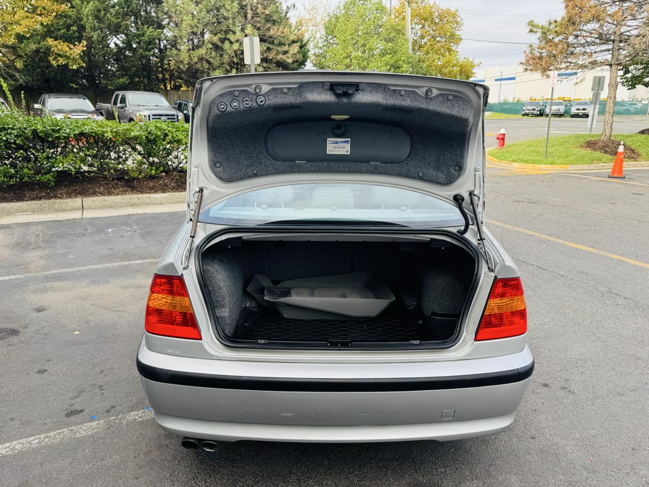 BMW 3-Series 330xi Sedan 2005