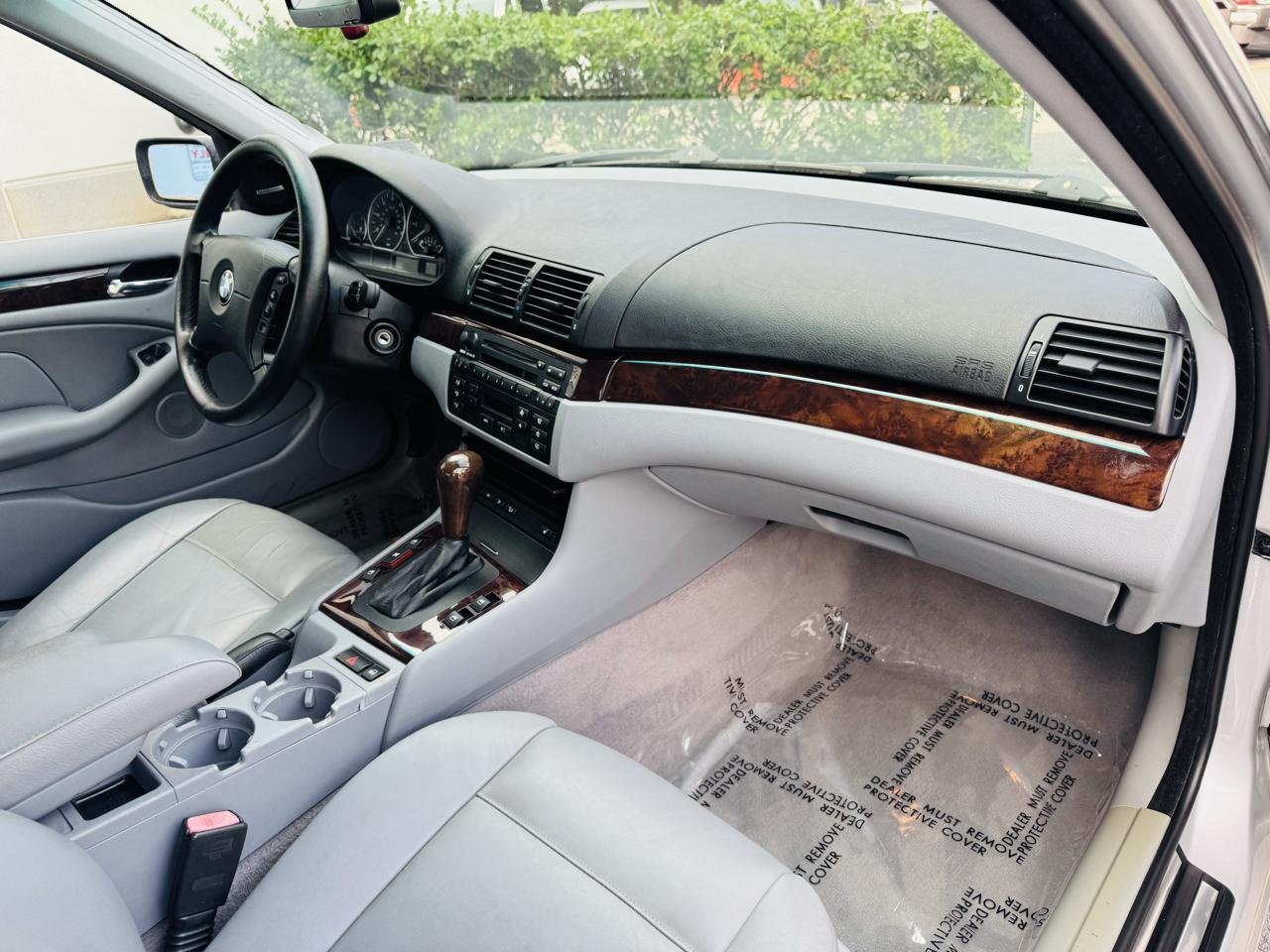 BMW 3-Series 330xi Sedan 2005
