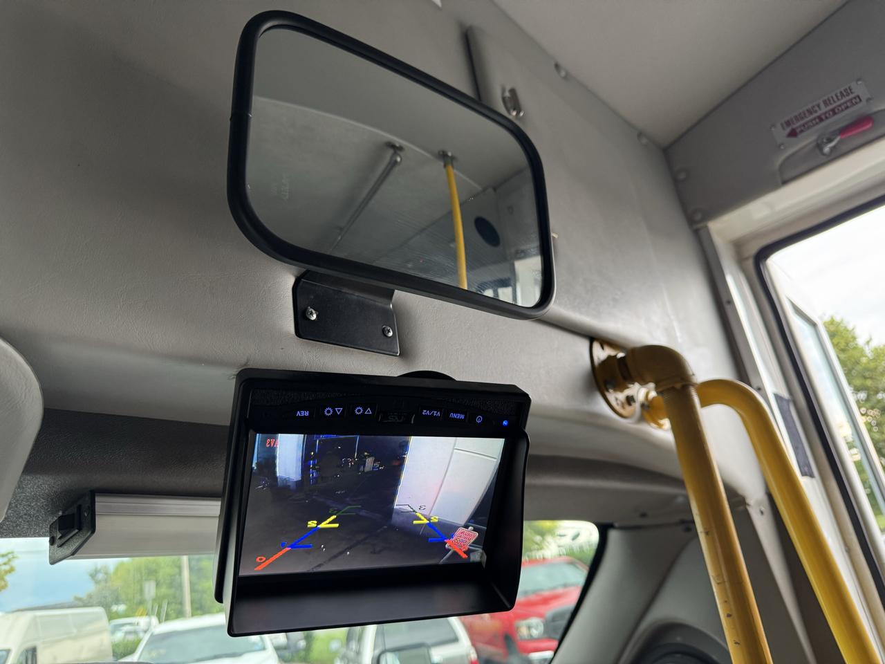 Ford Econoline E-350 Chateau Super Duty 2012