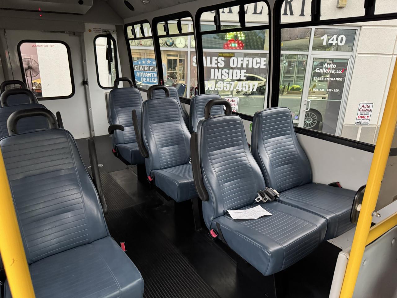 Ford Econoline E-350 Chateau Super Duty 2012