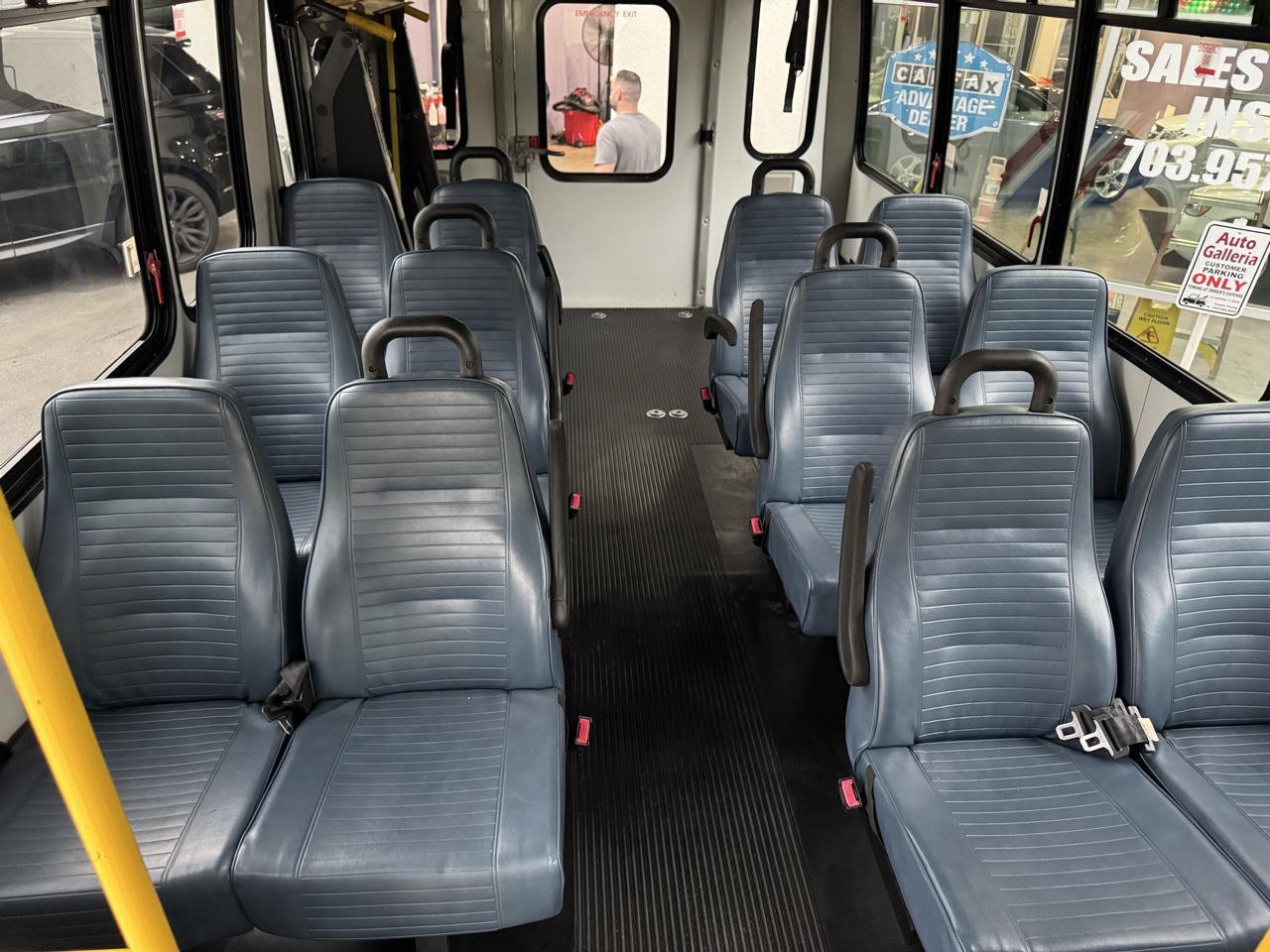 Ford Econoline E-350 Chateau Super Duty 2012