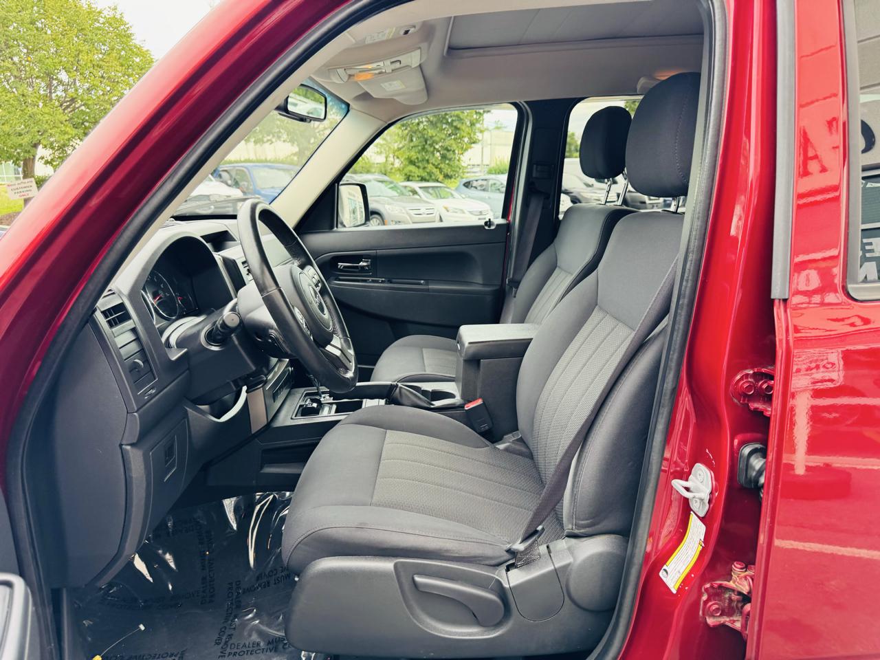 Jeep Liberty Sport 4WD 2012