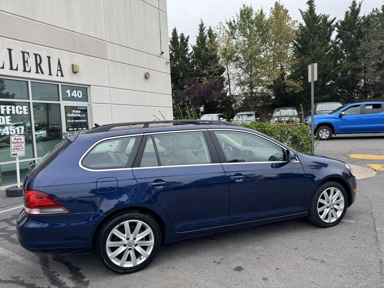 Volkswagen Jetta SportWagen 2.5L SE PZEV 2014