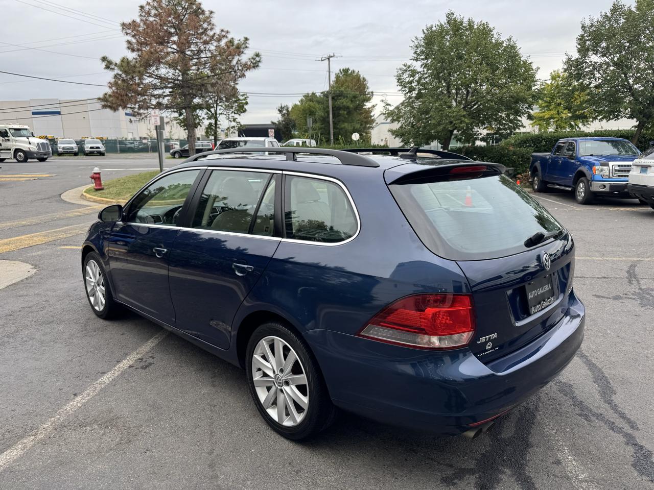Volkswagen Jetta SportWagen 2.5L SE PZEV 2014