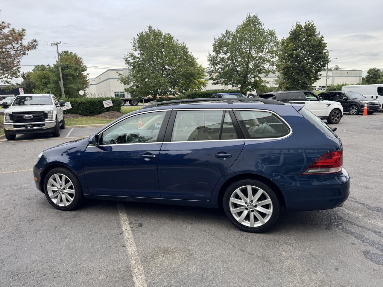 Volkswagen Jetta SportWagen 2.5L SE PZEV 2014