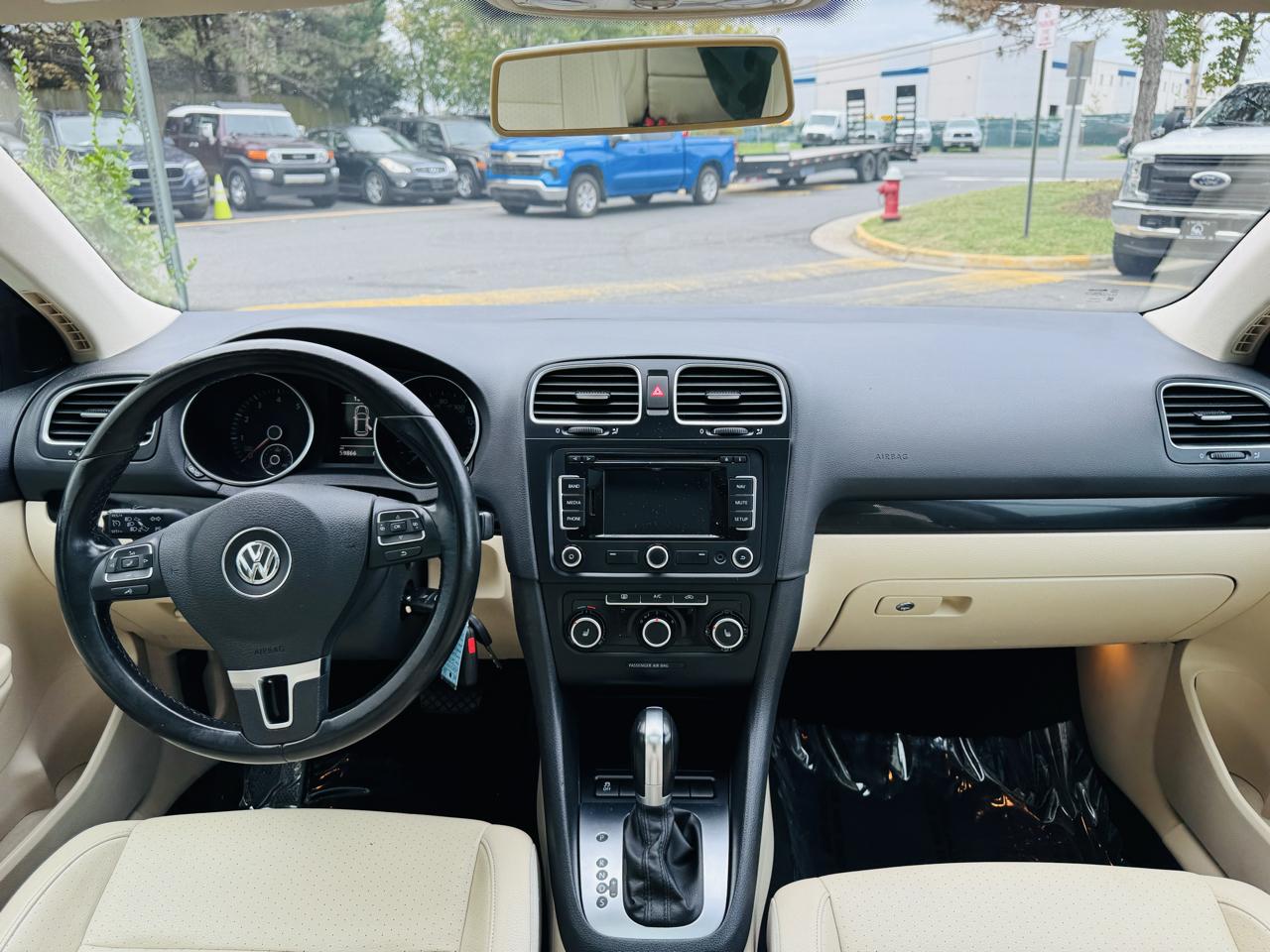 Volkswagen Jetta SportWagen 2.5L SE PZEV 2014